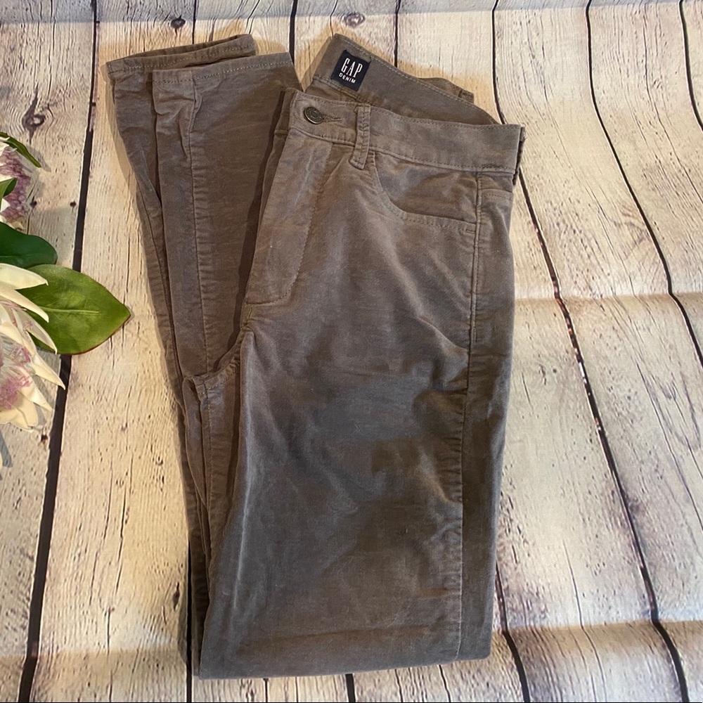 Gap Velvet High rise Jean
